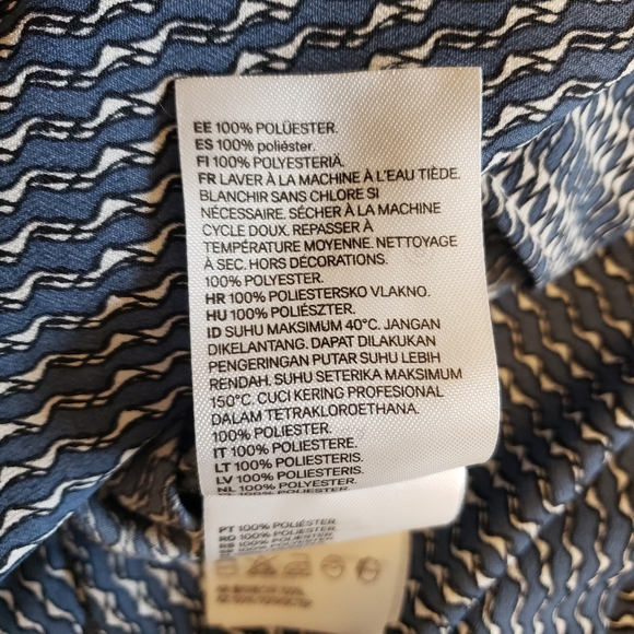 H&M Blue/White Wavy Retro Pattern V-Neck Sleeveless Blouse Size L - Picture 6 of 10